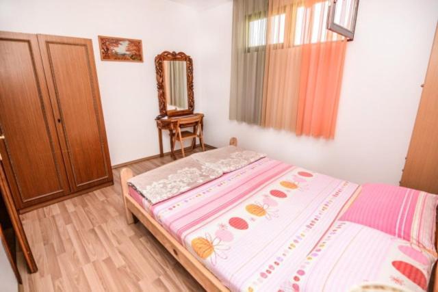 Backyard Apartment Охрид Екстериор снимка