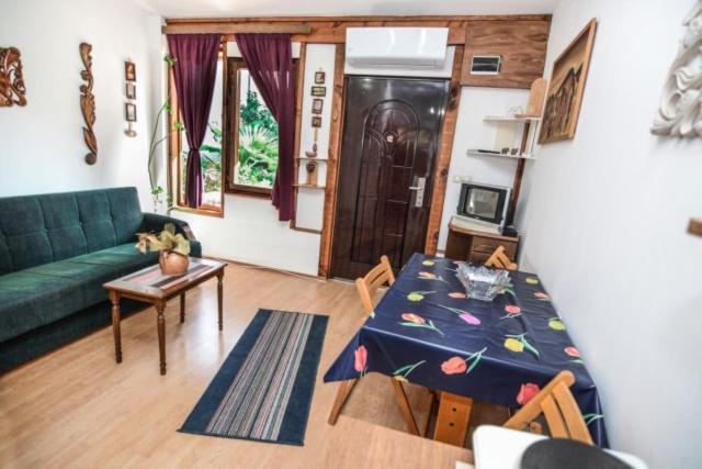 Backyard Apartment Охрид Екстериор снимка